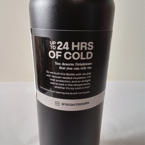 RTIC 20 OZ Stainless Steel Insulated Water Bottle Leak-Proof Lid Matte Black NEW - Picture 3 of 10